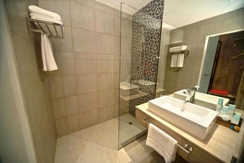 KINGSGATE CANAL HOTEL - 5