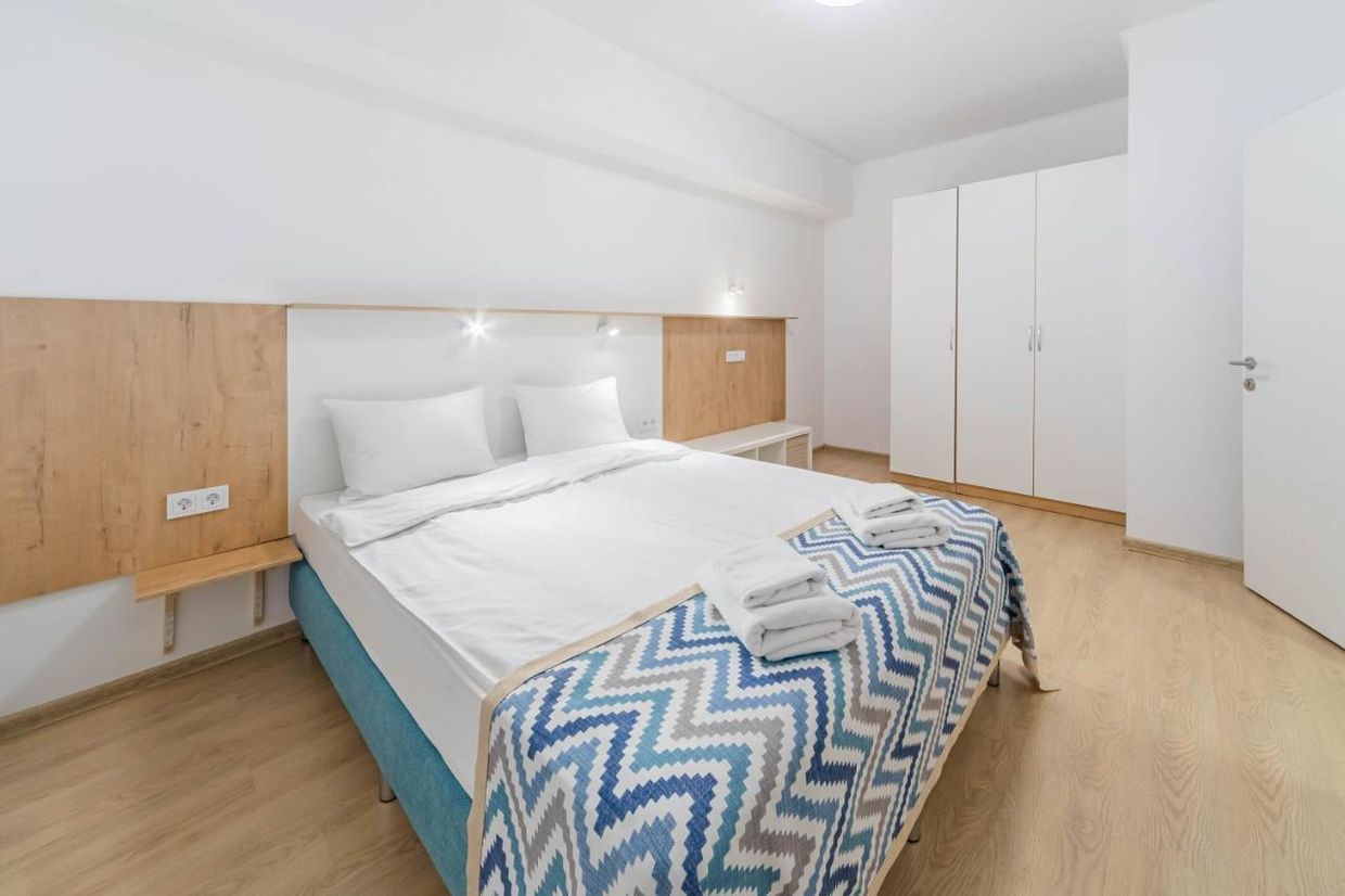 ТОЧКА ЗАПЯТАЯ - 12