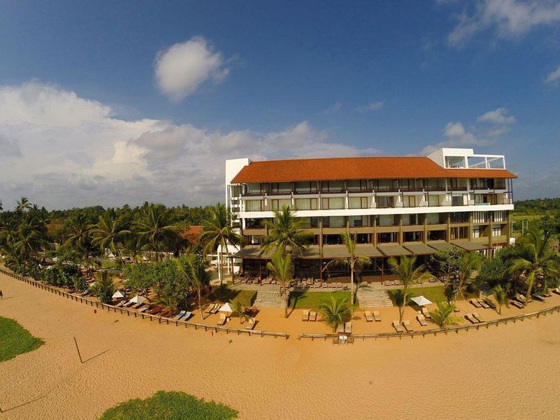PANDANUS BEACH RESORT (ex.Emerald bay hotel) - 1
