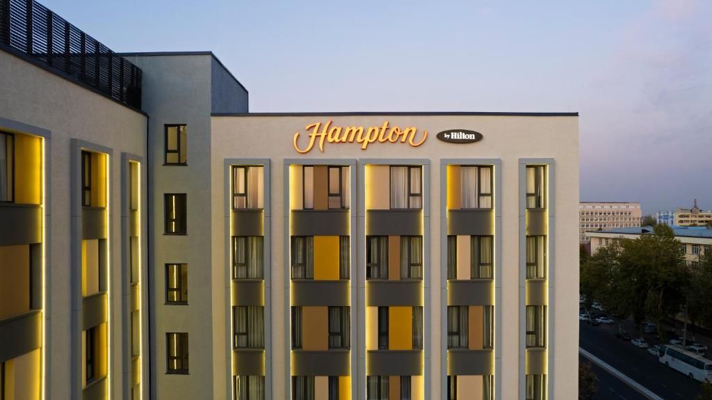 HAMPTON BY HILTON - 1