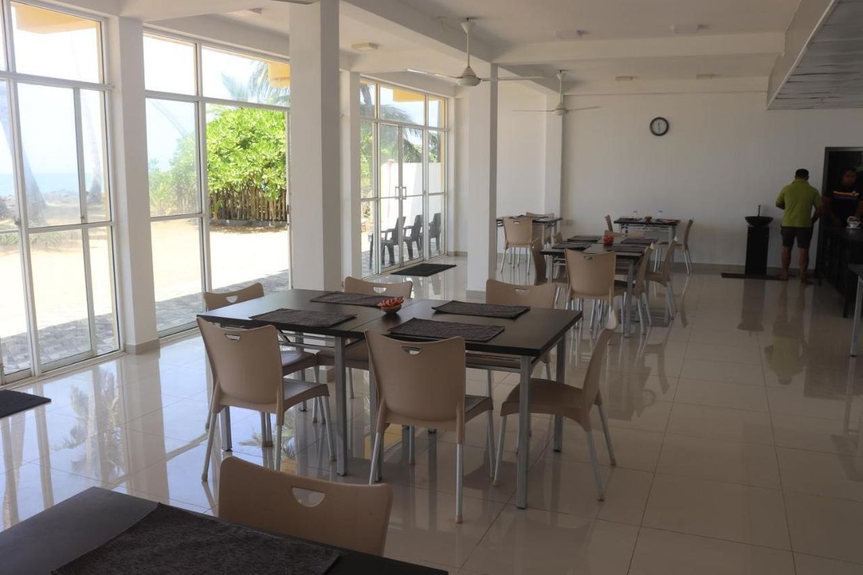 OREO BEACH HOTEL KALUTARA - 2