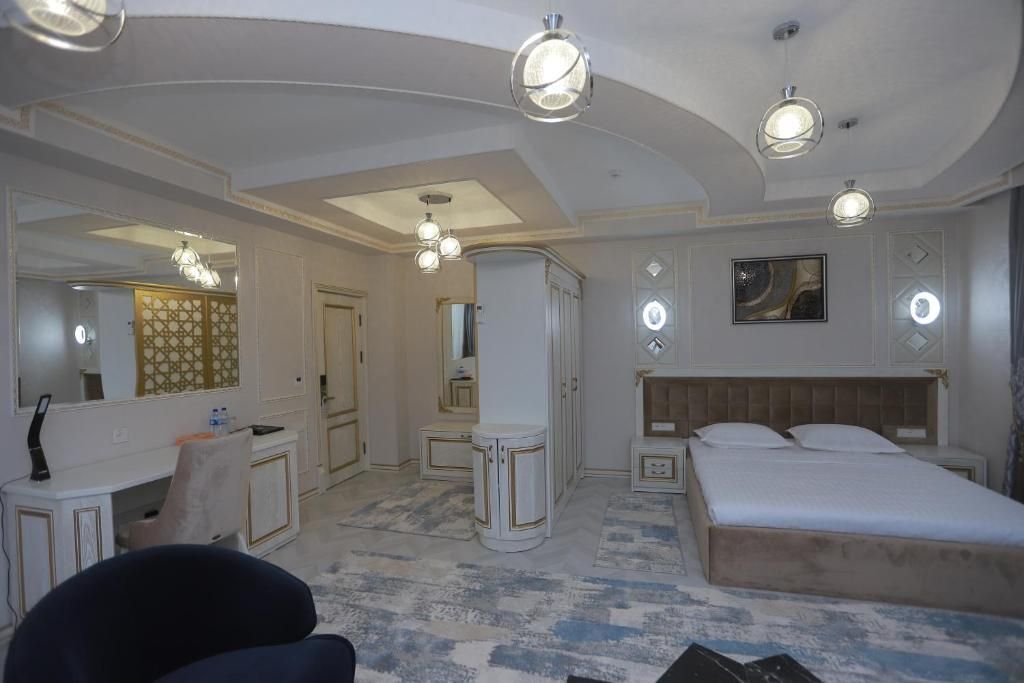 REIKARTZ AMIRUN - 18