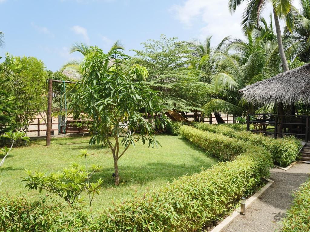 HIDEAWAY LODGE & RESTURANT - 11