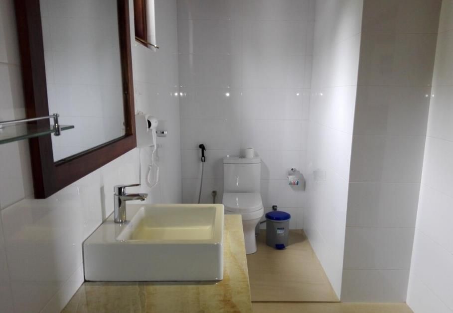 HIDEAWAY LODGE & RESTURANT - 19