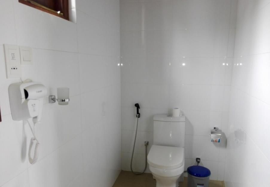 HIDEAWAY LODGE & RESTURANT - 20