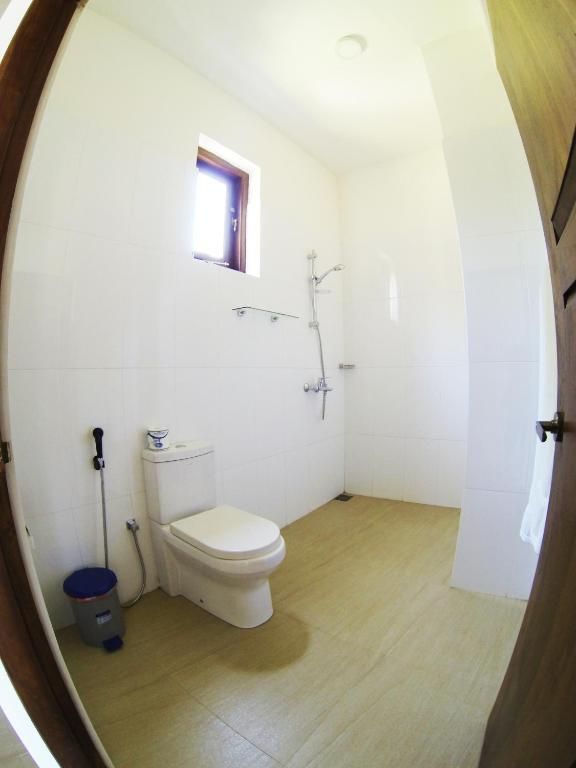 HIDEAWAY LODGE & RESTURANT - 6