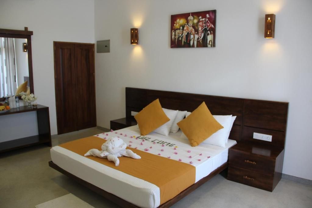 HIDEAWAY LODGE & RESTURANT - 9