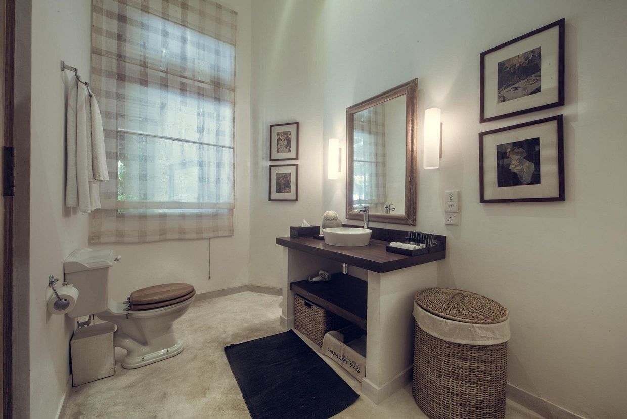 TARU VILLAS,Rampart St - 10