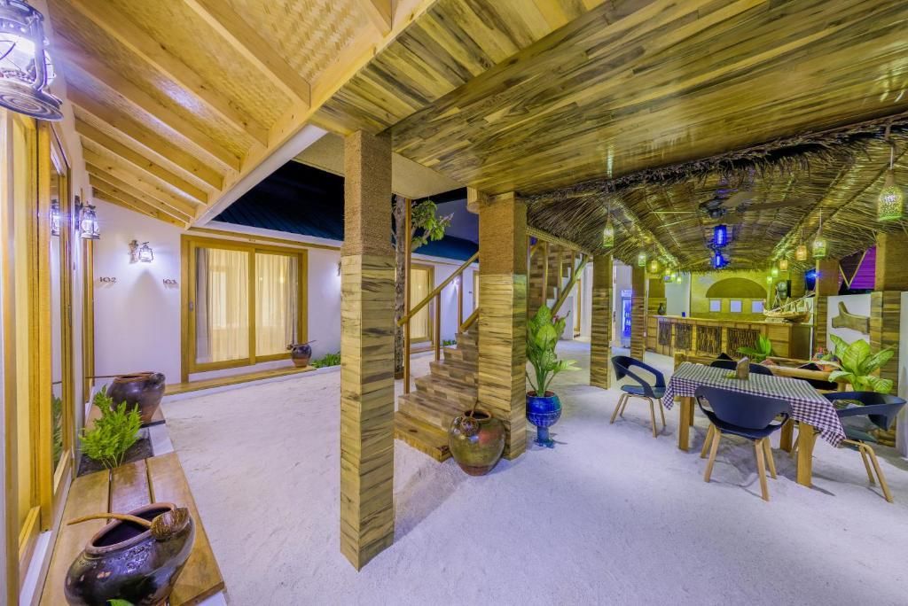 AMEERA DHIFFUSHI - 23