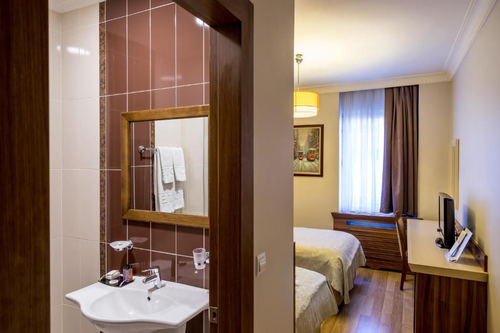 My Rose Hotel - 7