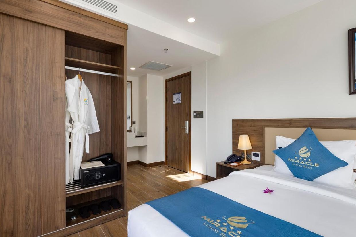 MIRACLE LUXURY HOTEL - 10