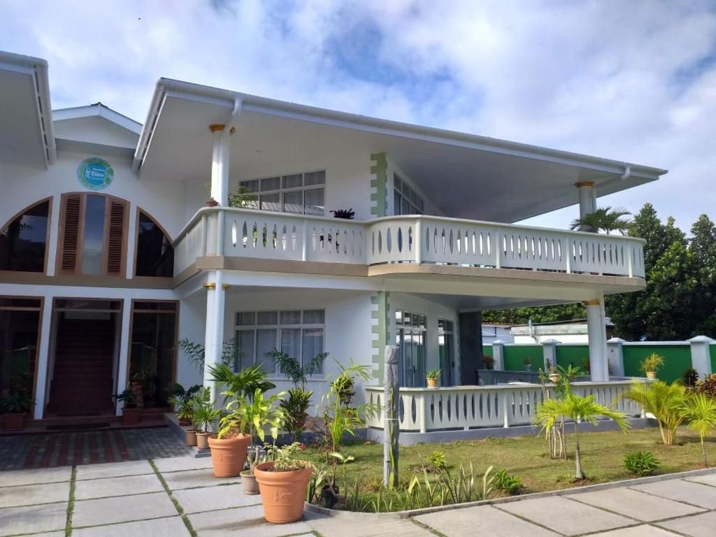 340 DEGREES MOUNTAIN VIEW - 1