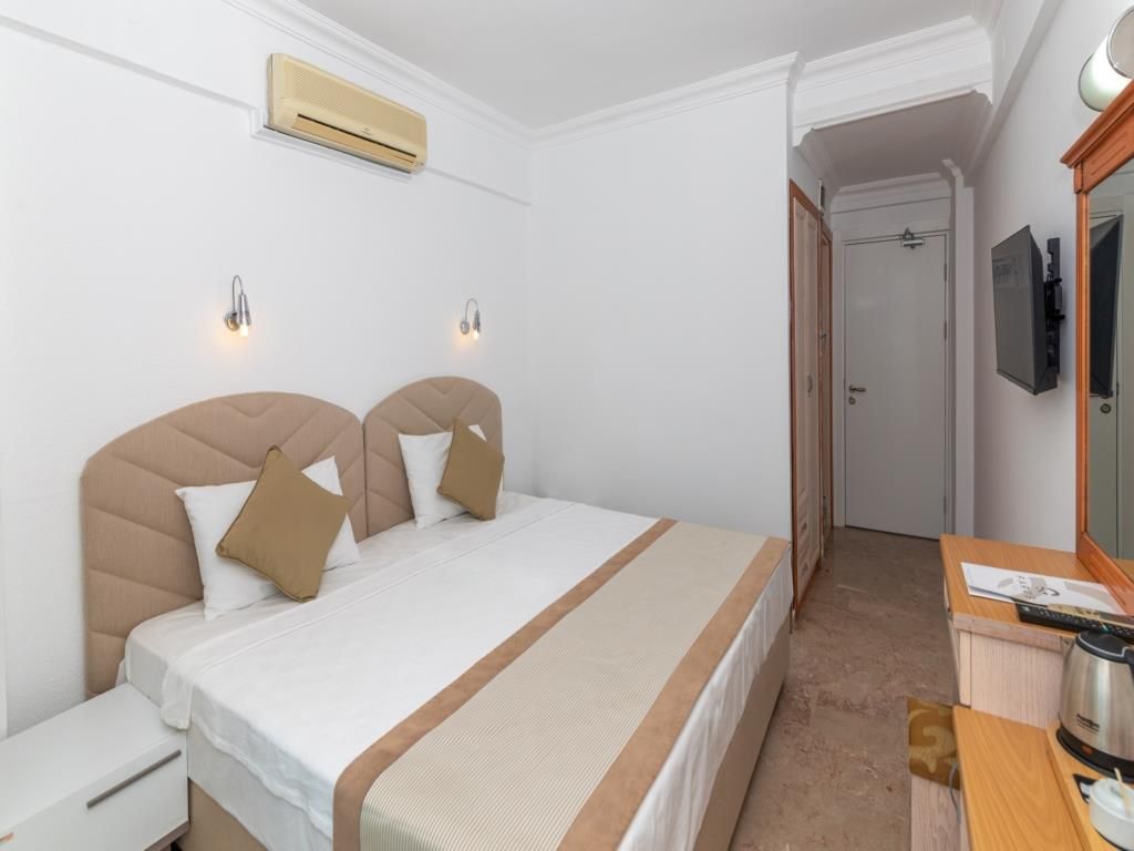 Contess by Faros Hotel - 2