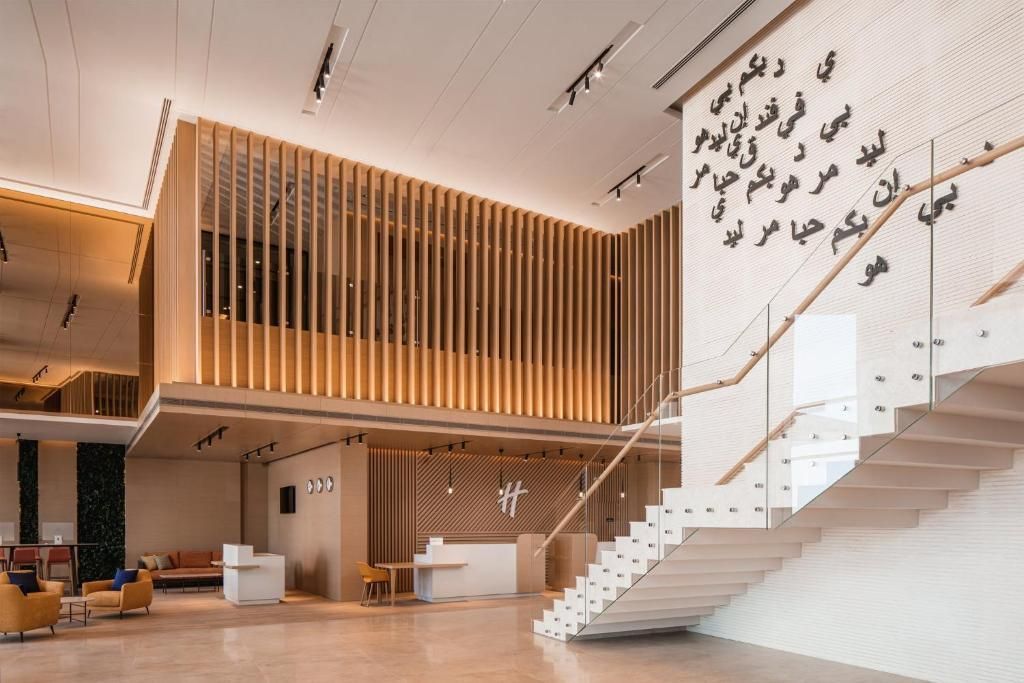 HOLIDAY INN & SUITES SCIENCE PARK - 4