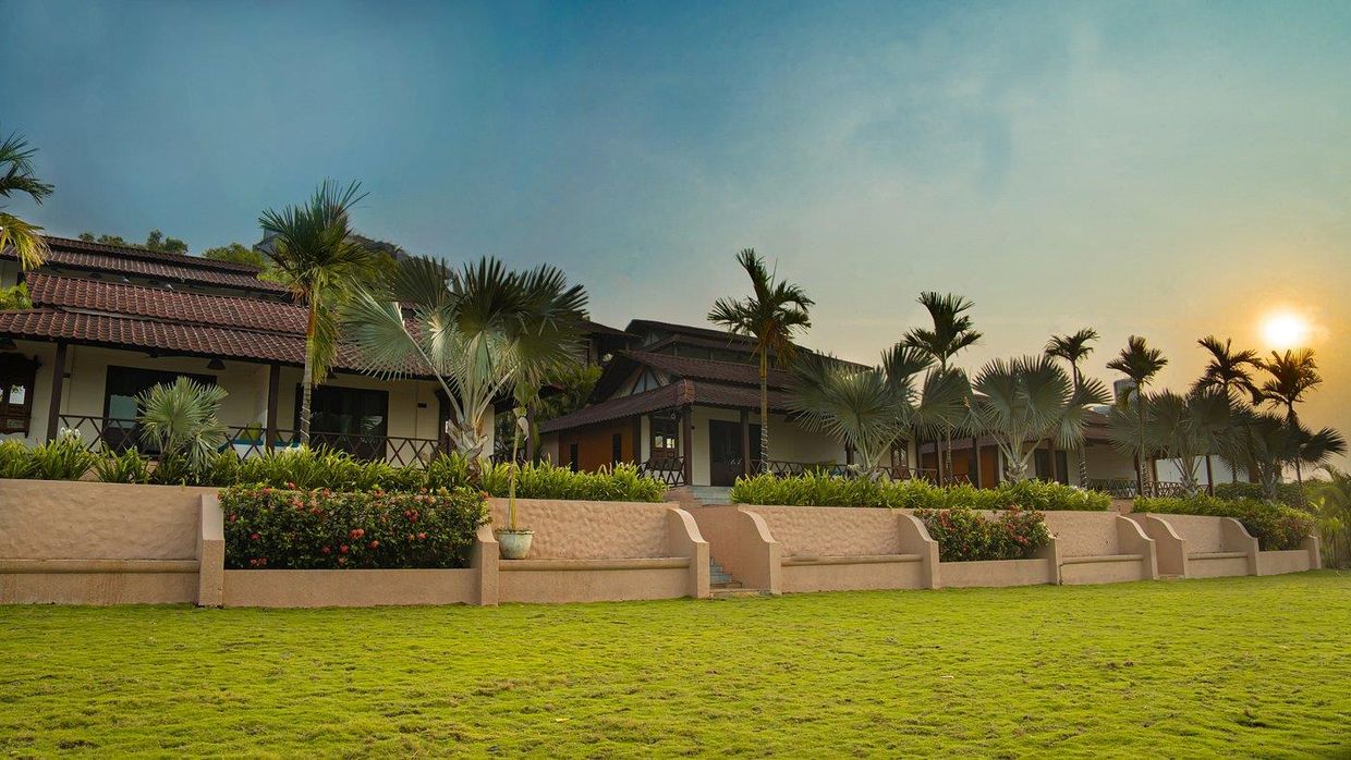 CRESCENT RESORT (ex. OXYGEN RESORT) - 32