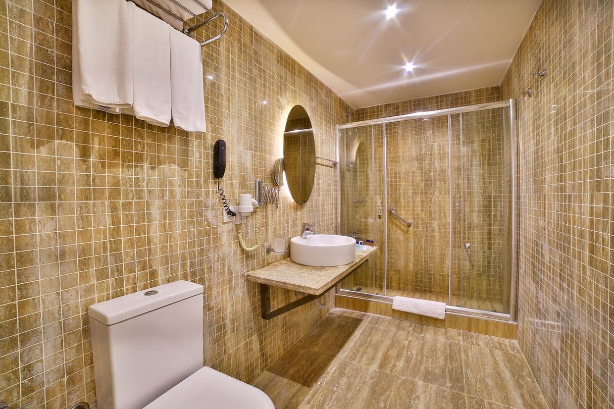 All Seasons Hotel - 17