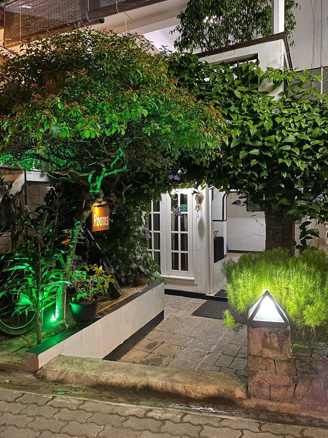 BEACH WALK HOTEL - 3