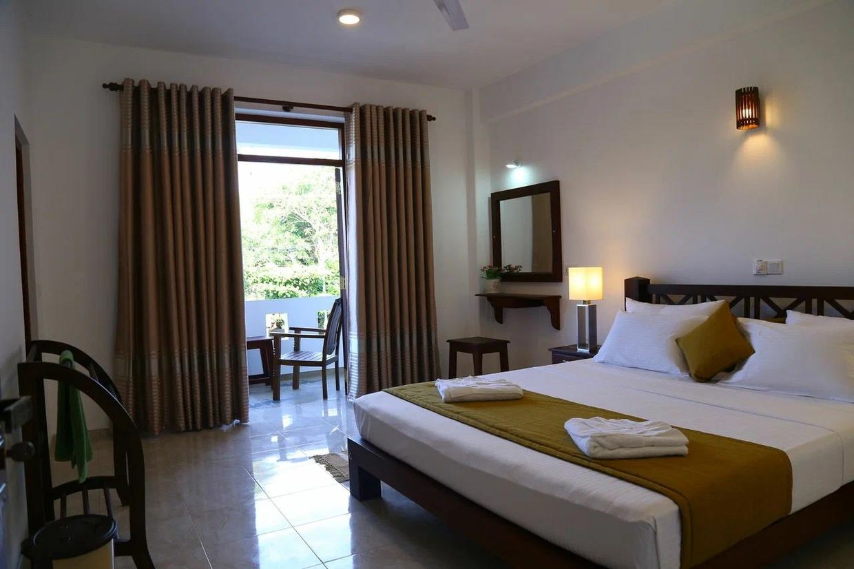 HIKKA REGENT HOTEL - 8