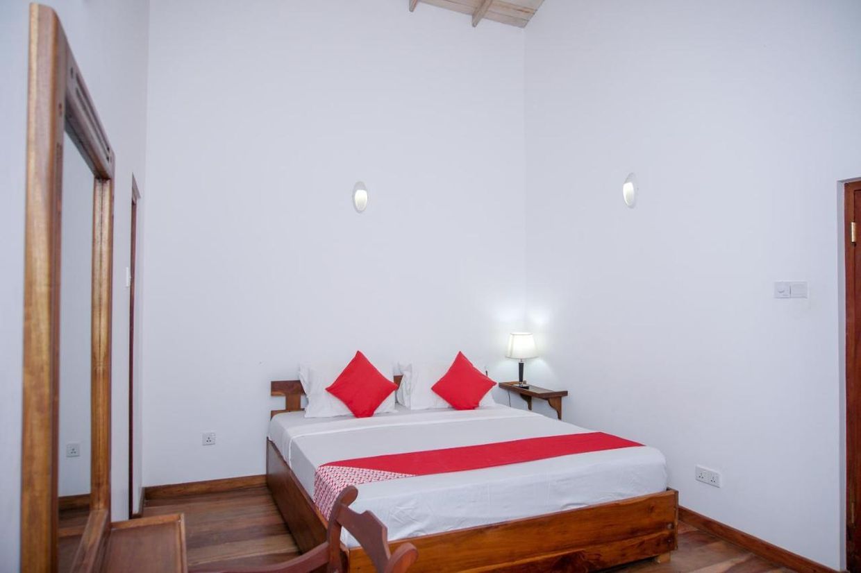 GREEN EDGE VILLA HIKKADUWA - 13