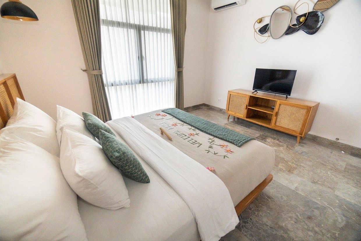 EIGHT PALMS VILLA SEMINYAK - 35