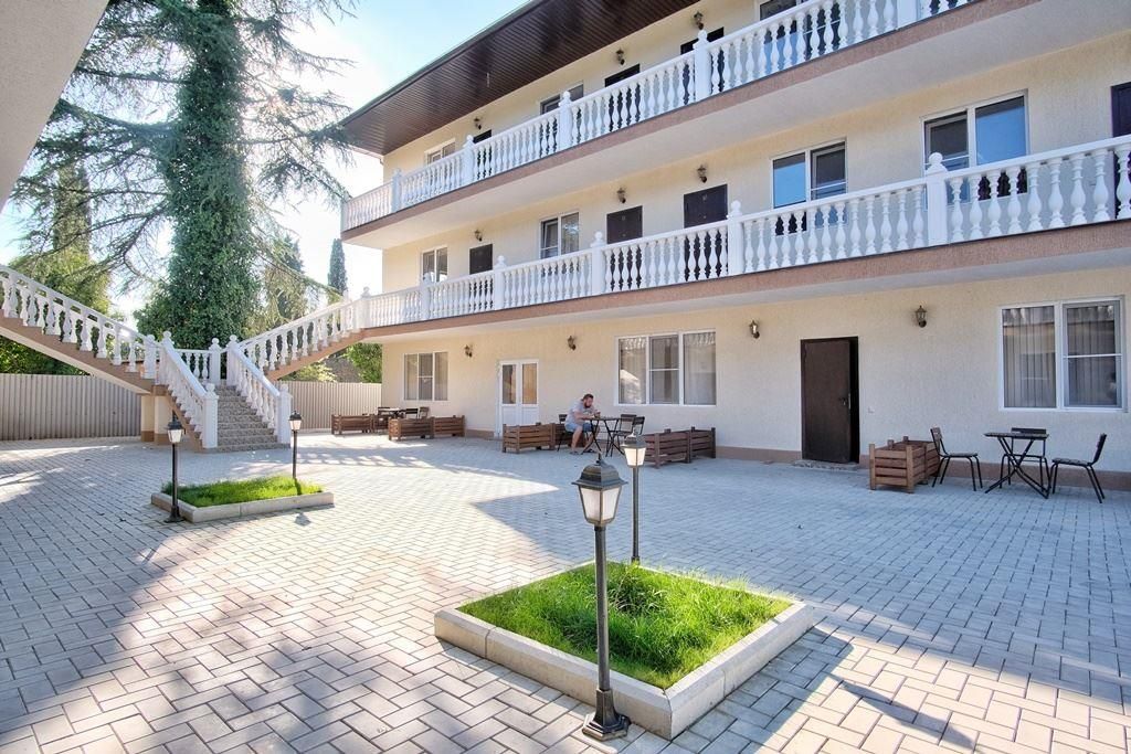 ЛЕТО, парк-отель - 1