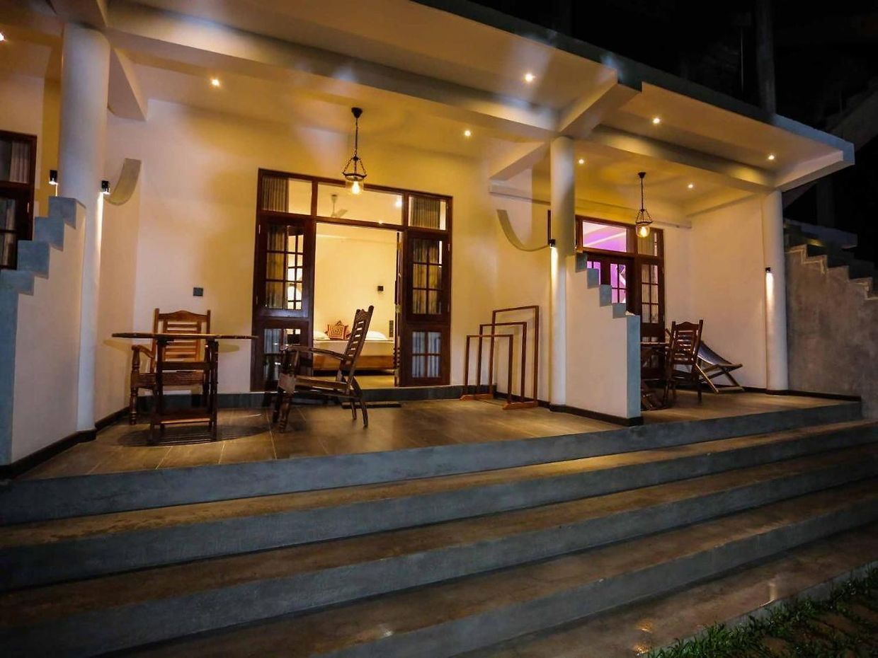 RAWANAZ VILLA UNAWATUNA - 2