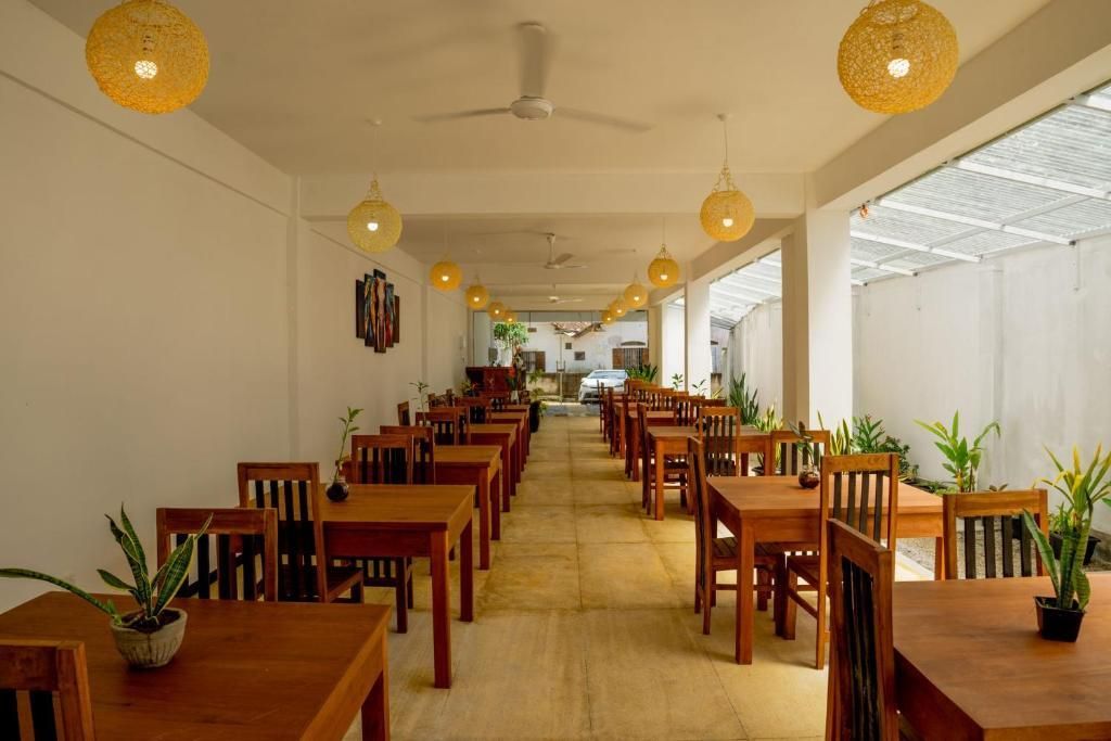 TEVINS PLACE HOTEL - 16