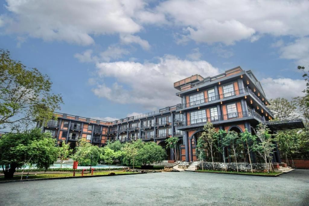 COVANRO SIGIRIYA - 1