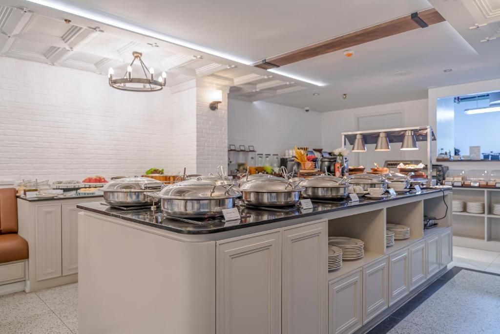 CHATEAU DU VILLAGE - 17