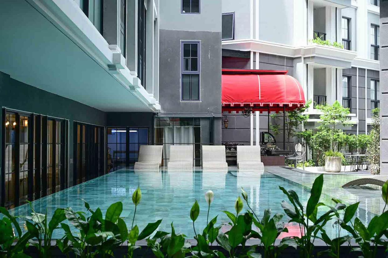 CHATEAU DU VILLAGE - 28