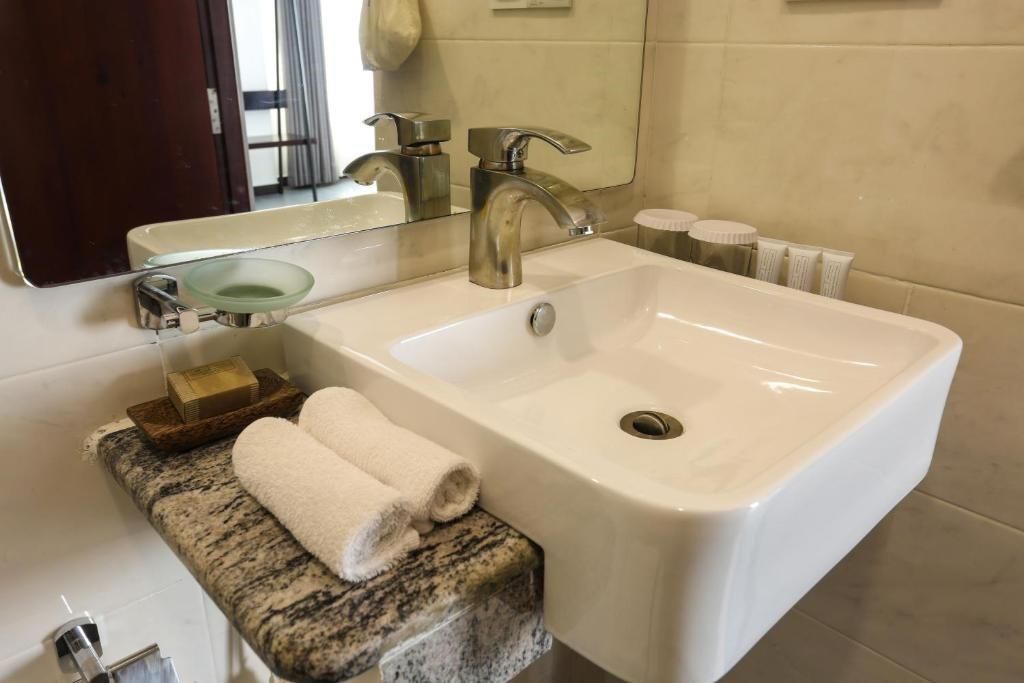 MORVEN HOTEL COLOMBO - 13