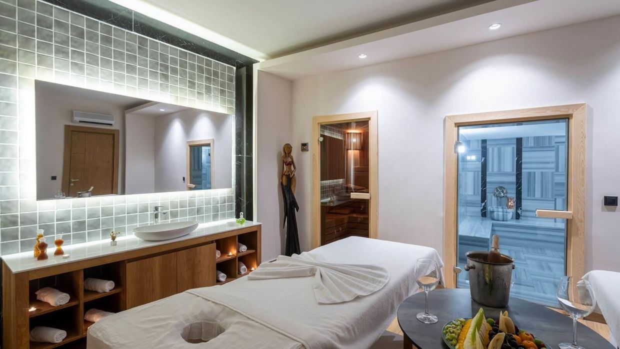 Pearly Hotel Special Class - 13