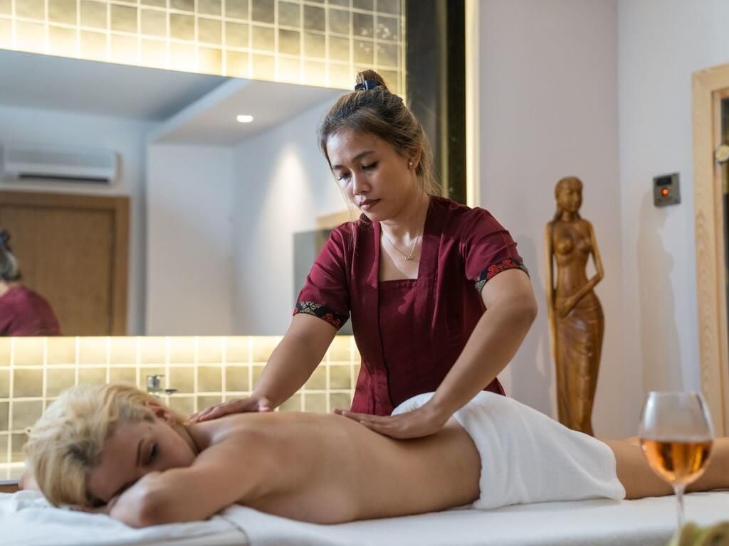 Pearly Hotel Special Class - 9