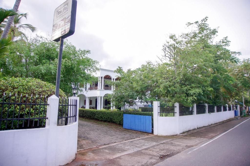 BLUE FOX HIKKADUWA - 4