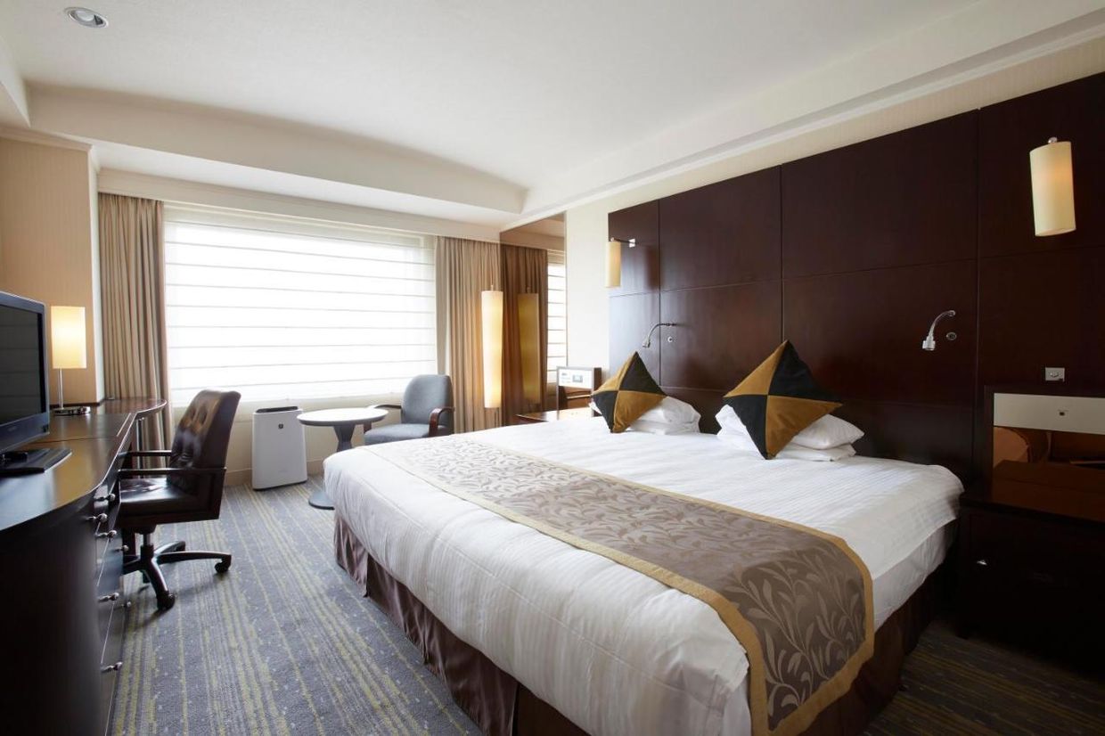 ROYAL PARK HOTEL - 8