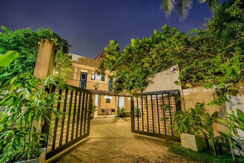 URCHIN HOTEL UNAWATUNA - 11