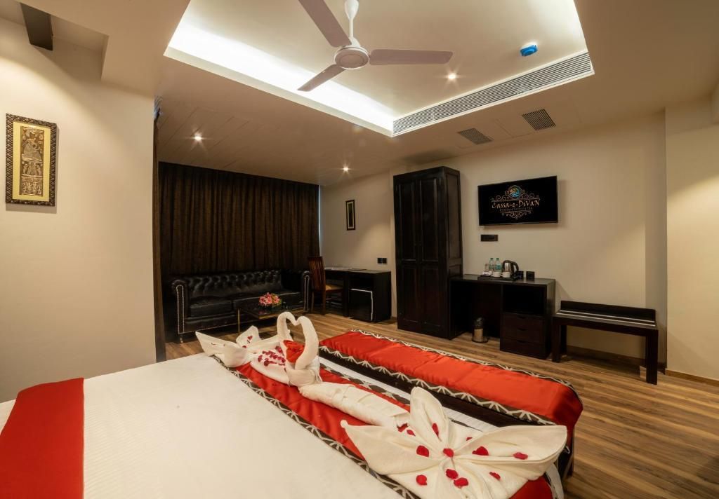 DIVAN CLARKS INN - 12