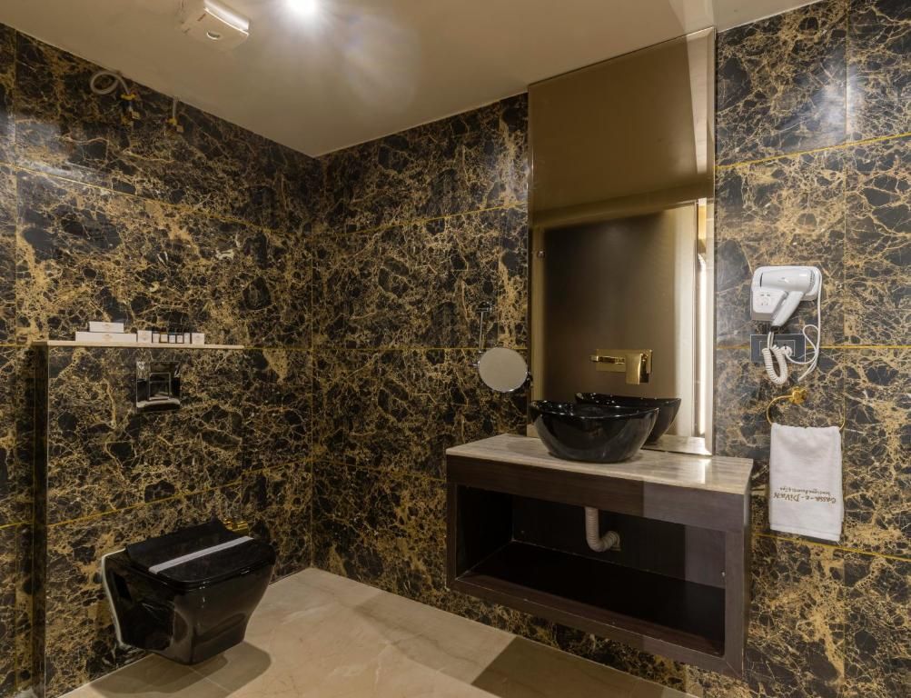 DIVAN CLARKS INN - 15