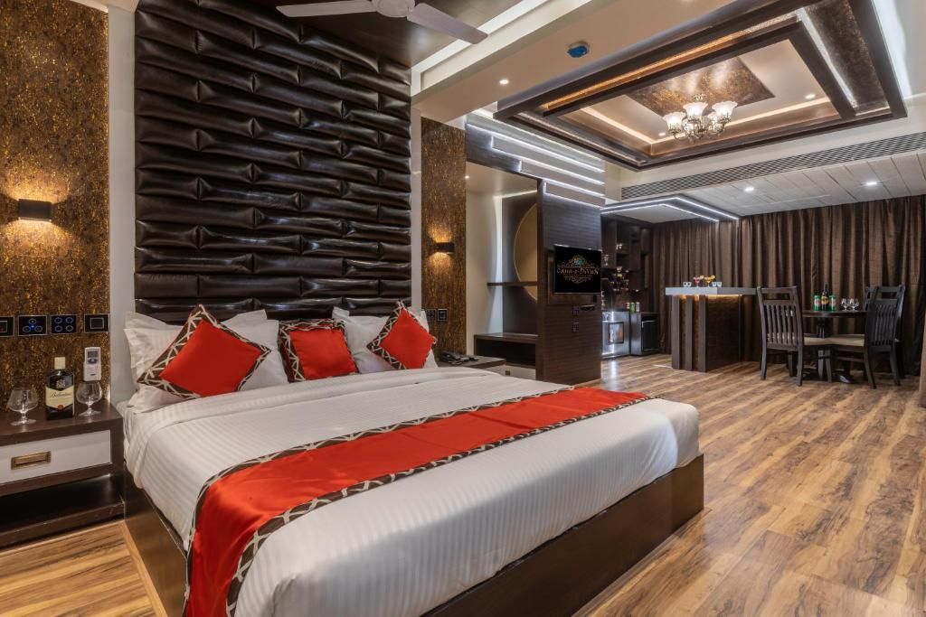 DIVAN CLARKS INN - 16