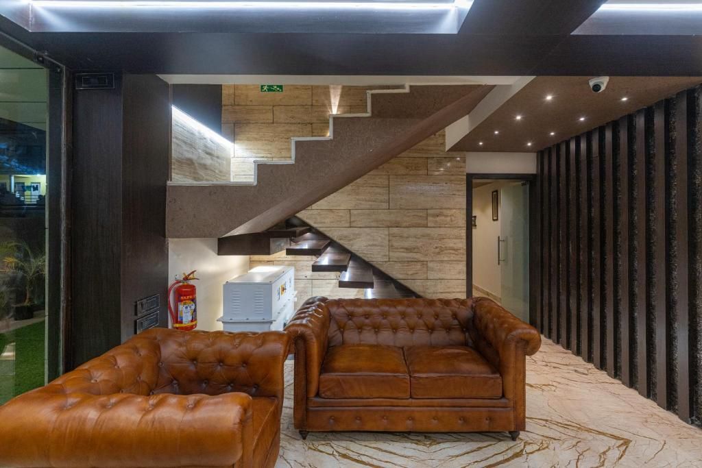 DIVAN CLARKS INN - 21