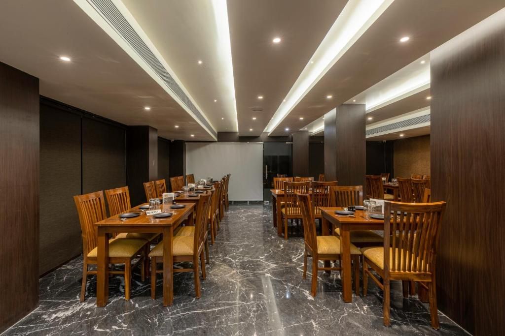 DIVAN CLARKS INN - 25