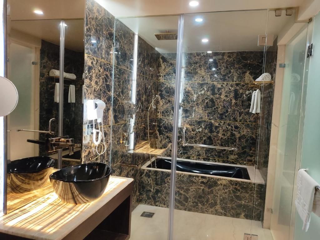 DIVAN CLARKS INN - 26