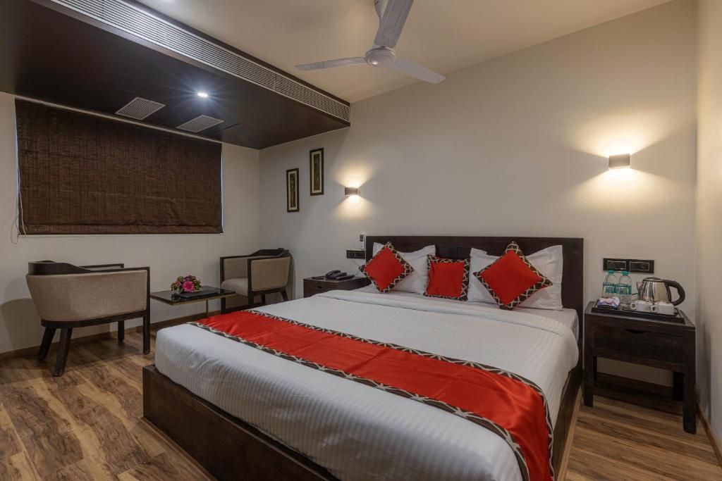 DIVAN CLARKS INN - 6