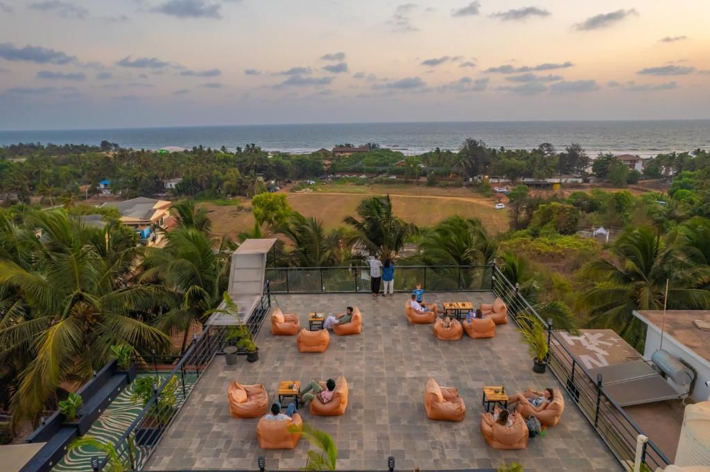 WHOOPERS BOUTIQUE MORJIM - 22