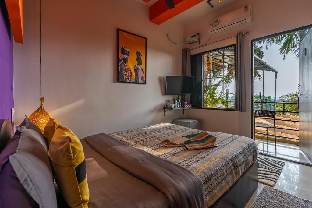 WHOOPERS BOUTIQUE MORJIM - 24