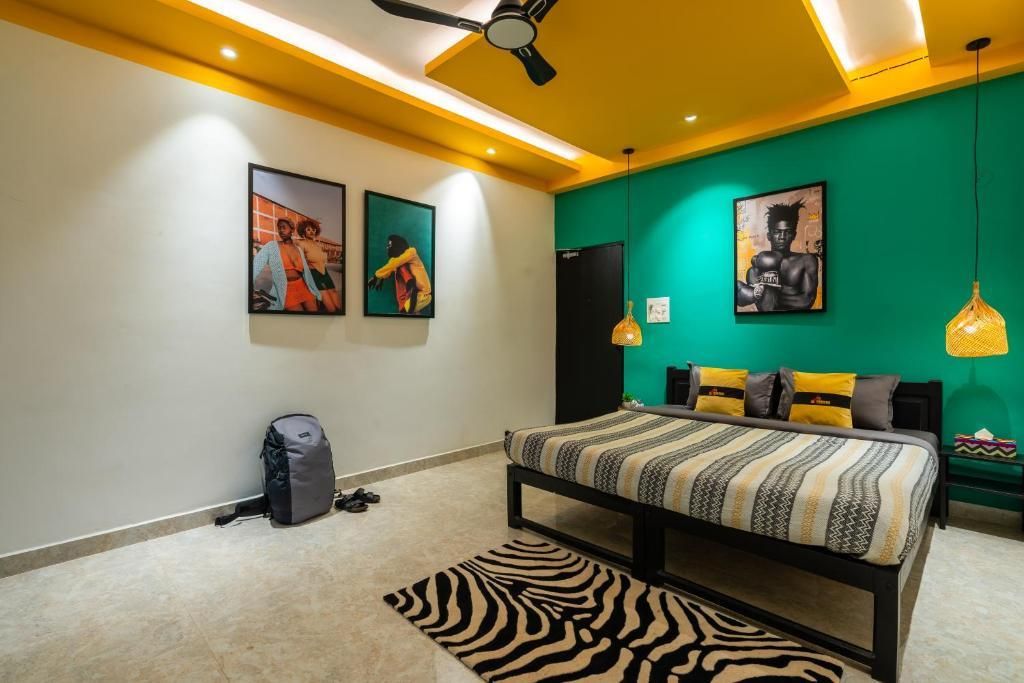 WHOOPERS BOUTIQUE MORJIM - 28