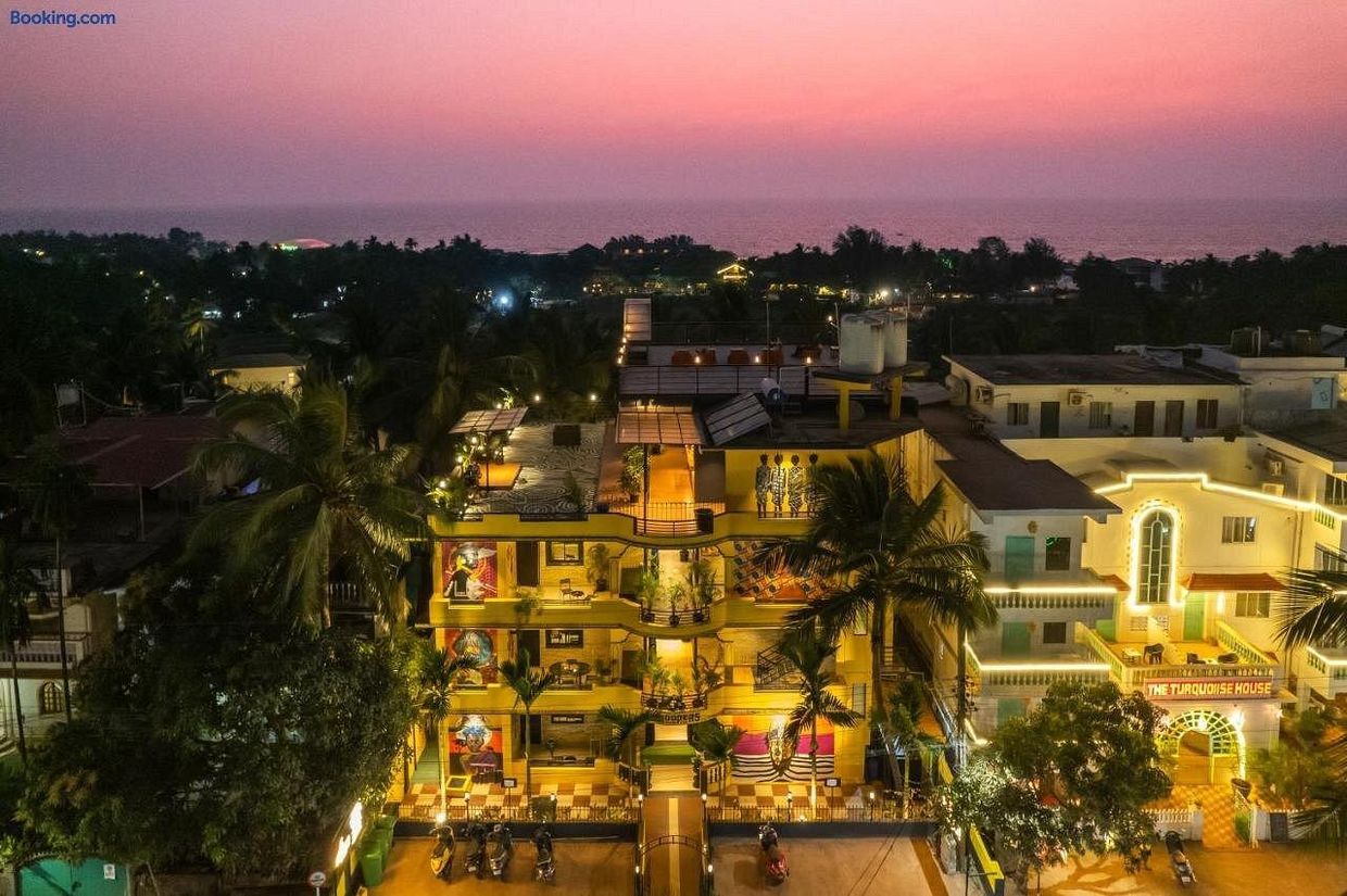 WHOOPERS BOUTIQUE MORJIM - 33