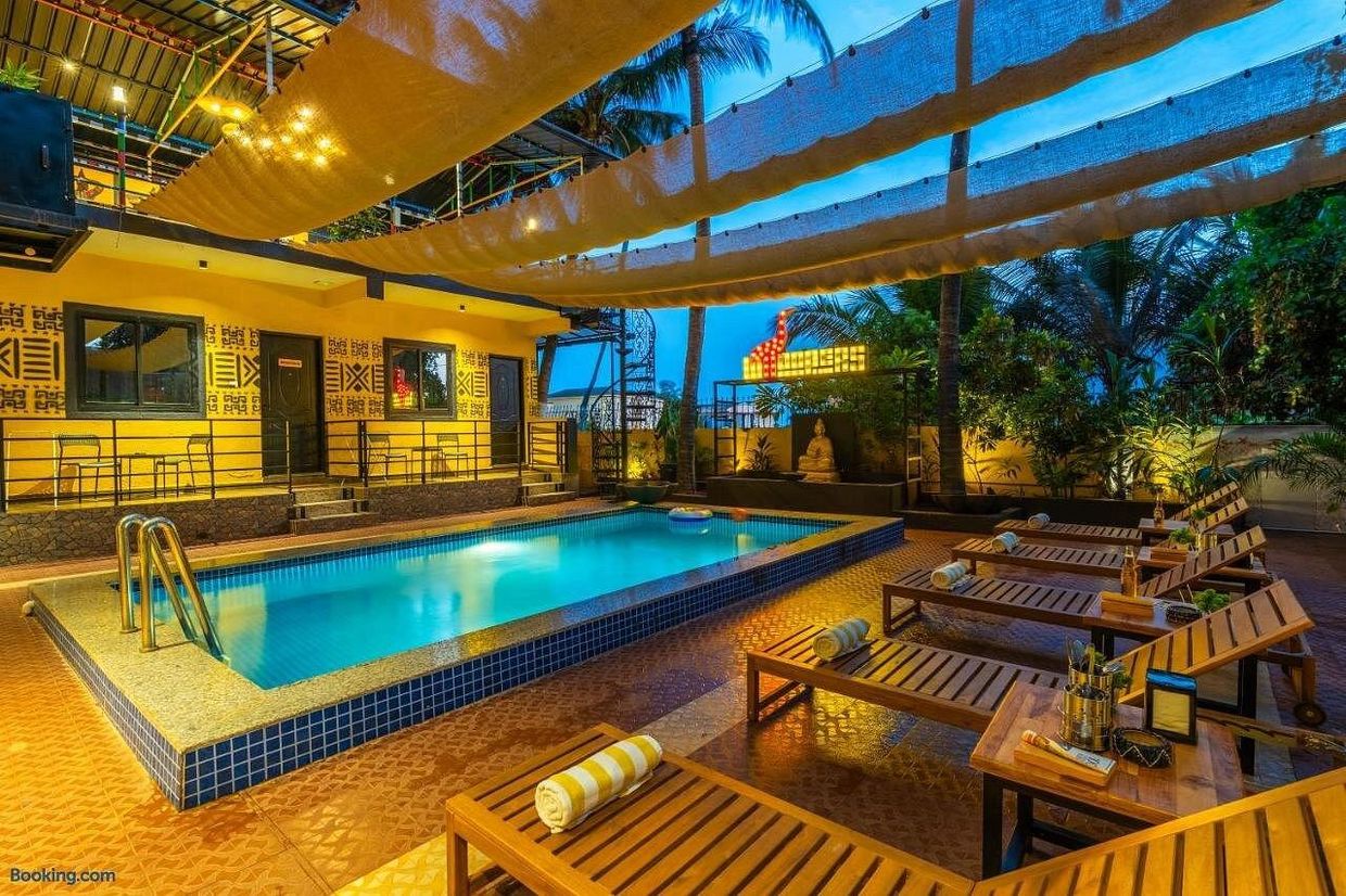 WHOOPERS BOUTIQUE MORJIM - 41