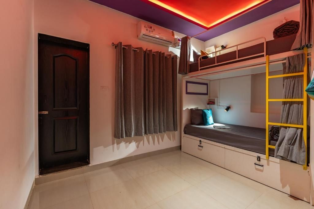 WHOOPERS BOUTIQUE MORJIM - 6