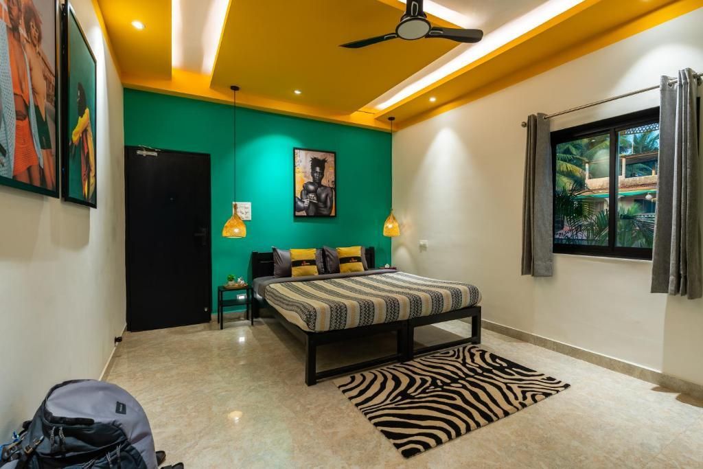 WHOOPERS BOUTIQUE MORJIM - 10